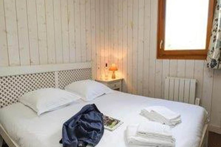 Room 2 of 18