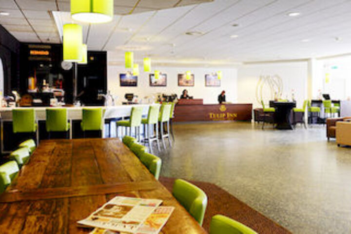 Hotel Bar