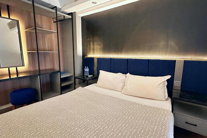 Room 19 of 42