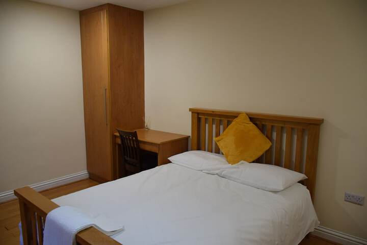 Room 11 of 34