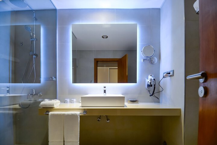 Room 8 of 29