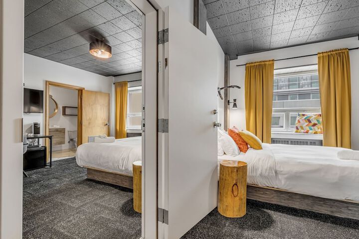 Room 45 of 147