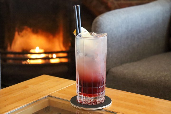 Lounge 48 of 60