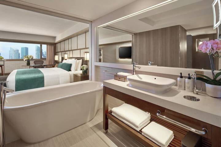 Room 44 of 111