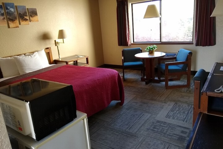 Room 9 of 34