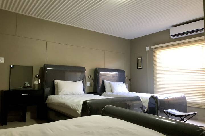 Room 17 of 48
