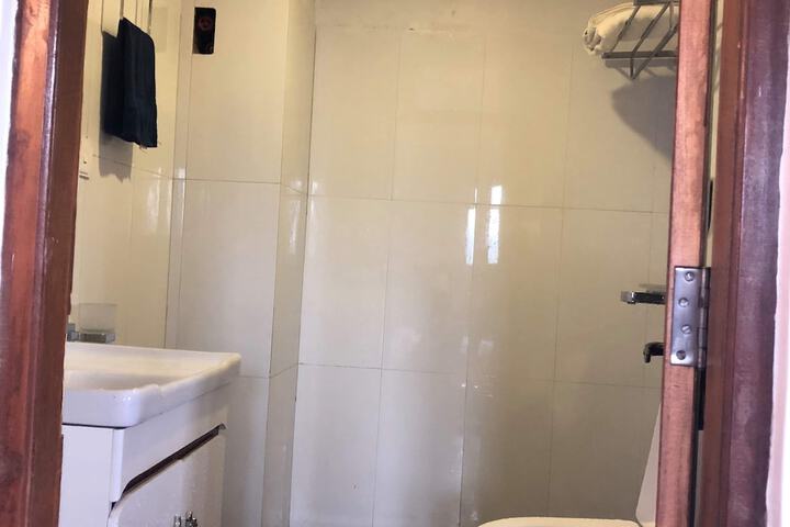 Room 21 of 28