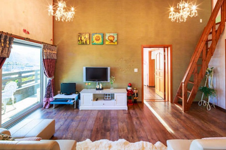 Room 14 of 32