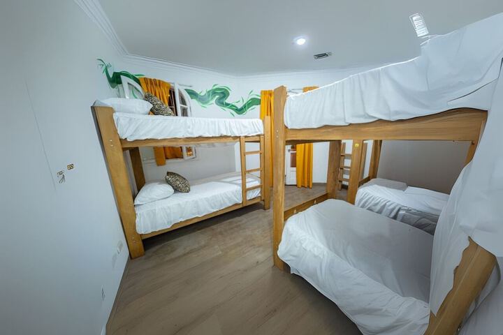 Room 6 of 20