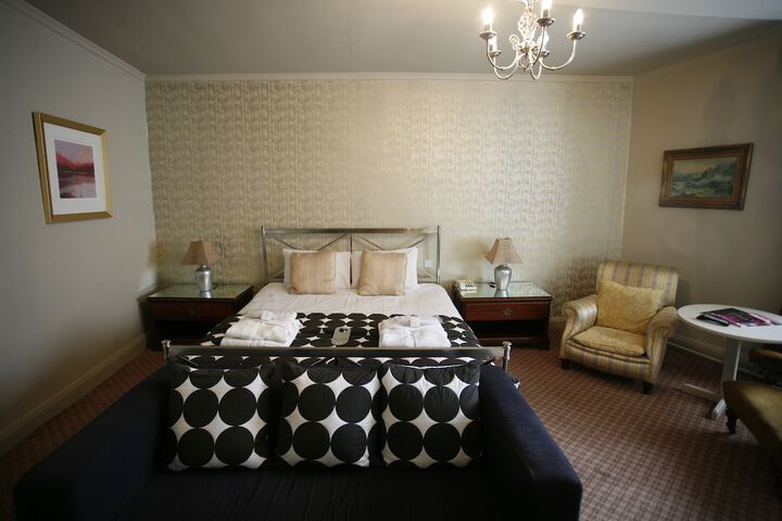 Room 8 of 85