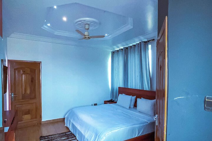 Room 9 of 24