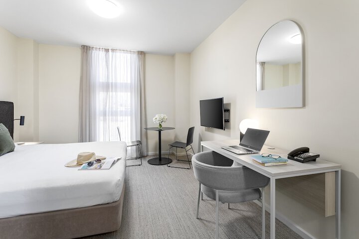 Room 4 of 29