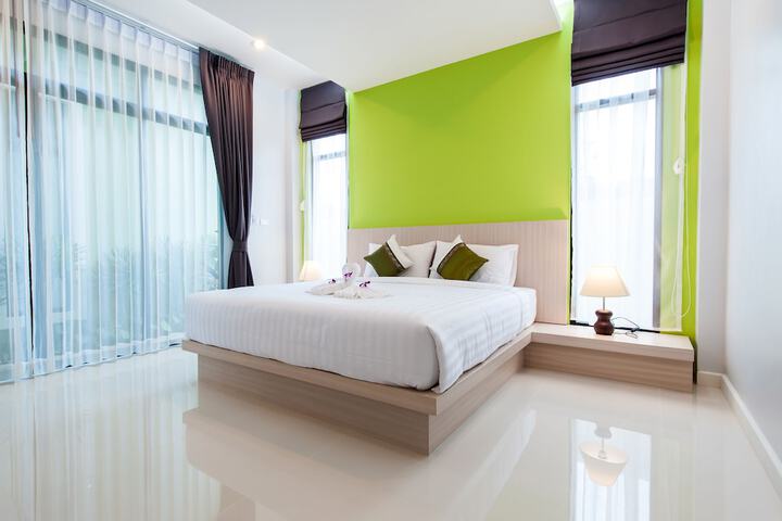 Room 6 of 38