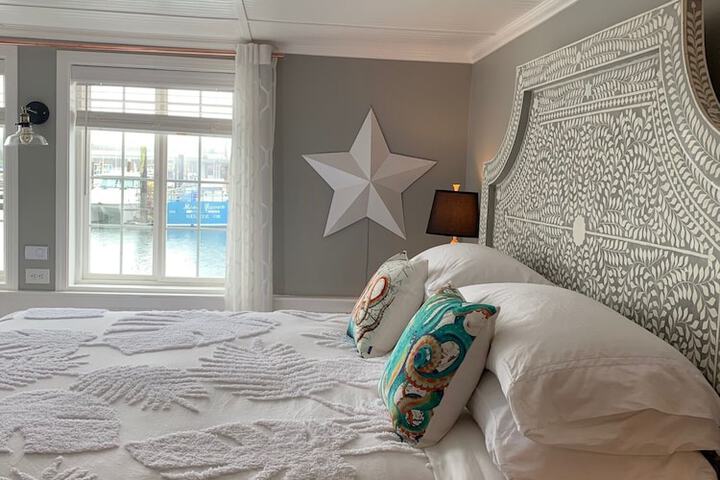 Room 12 of 83
