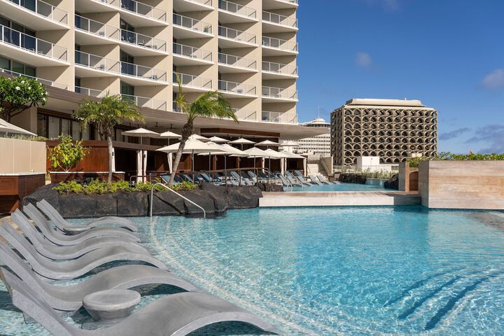 Infinity pool
