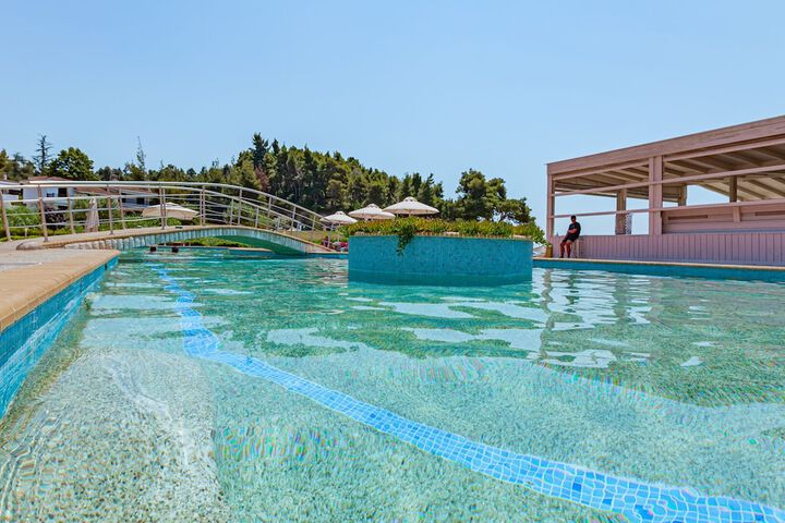 Pool 43 of 73