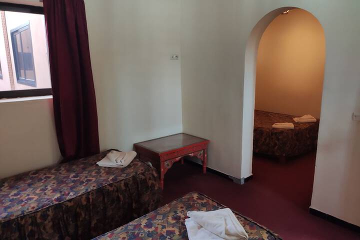 Room 18 of 98