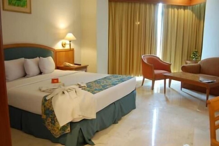 Room 11 of 21