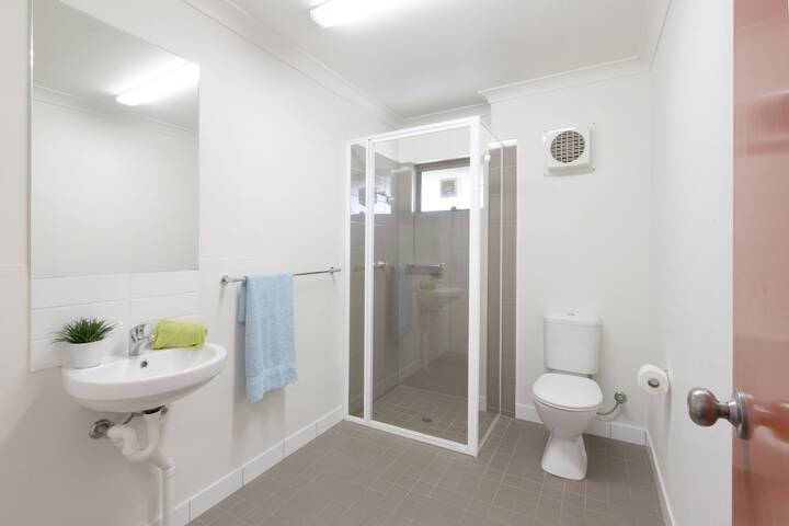 Room 5 of 25