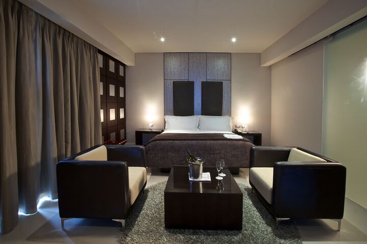 Room 6 of 35
