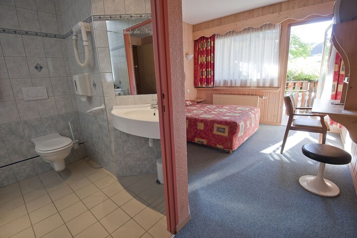 Room 3 of 19