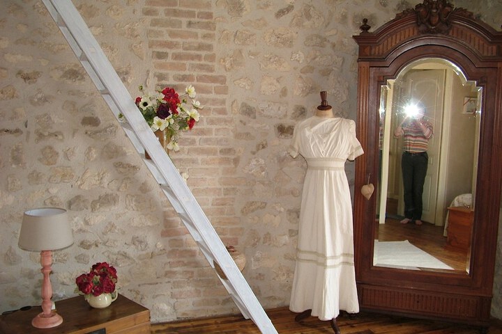Room 5 of 10