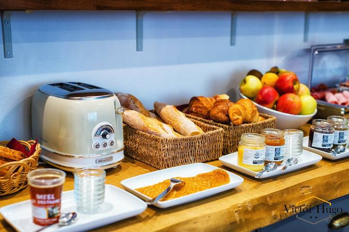 Breakfast/Coffee Service 36 of 50