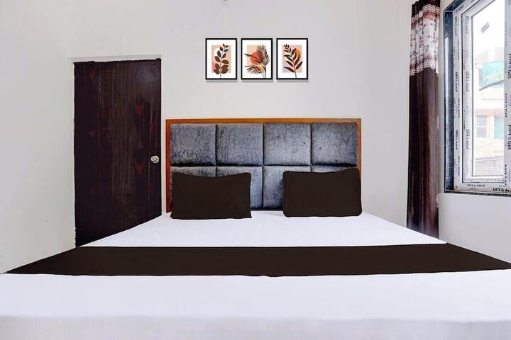 Room 17 of 35