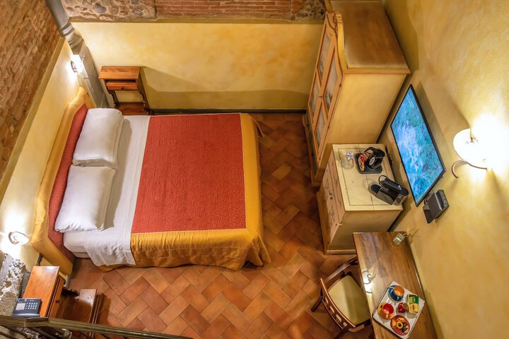 Room 40 of 67