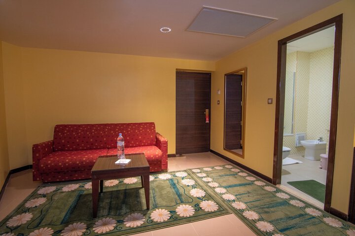 Room 15 of 68