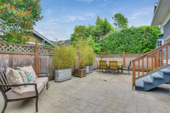 Terrace/Patio 21 of 22