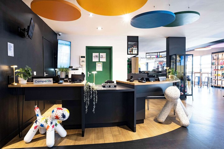 Entrance & Lobby