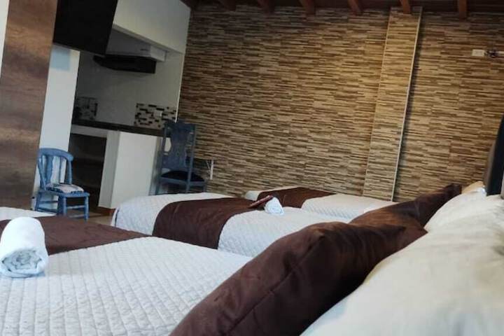 Room 5 of 9