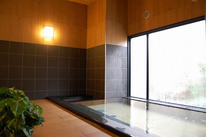Room 11 of 25