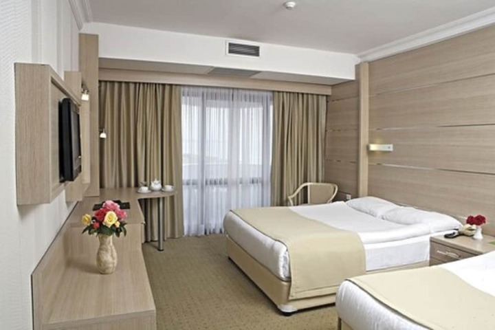 Room 6 of 31