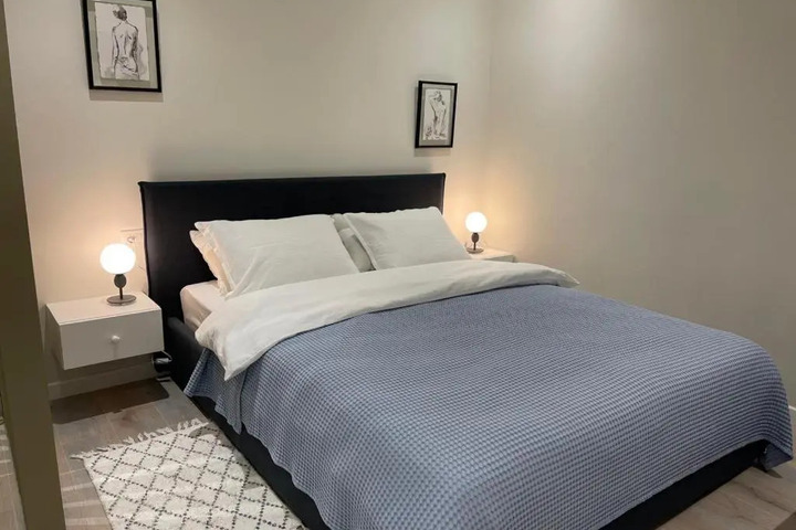 Room 4 of 10