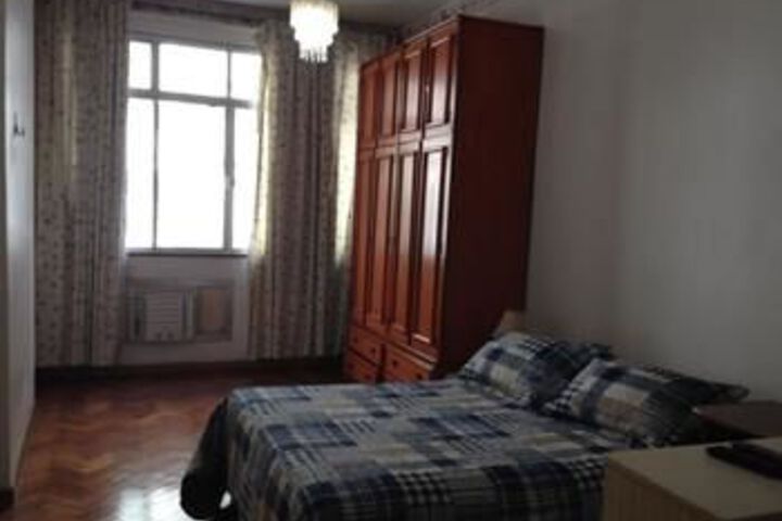 Room 8 of 13