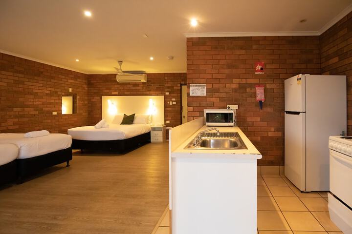 Room 15 of 36