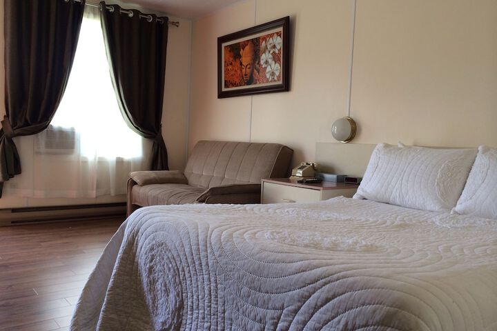 Room 4 of 34
