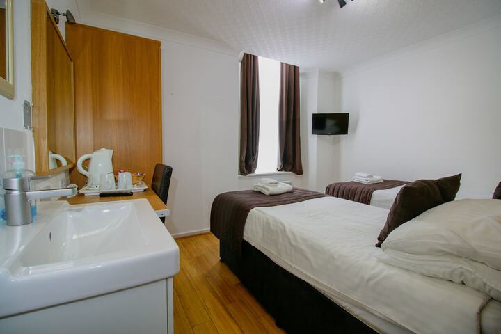 Room 17 of 65