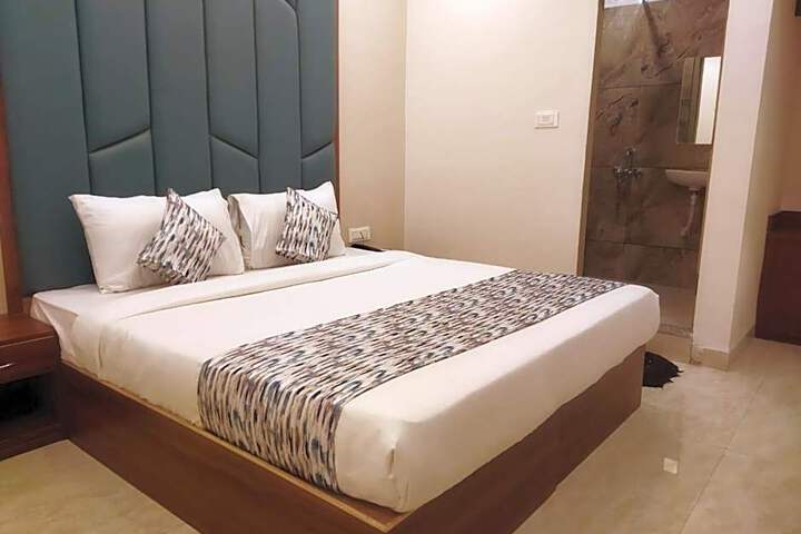 Hotel One Stay by SoonStays