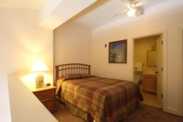 Room 10 of 190