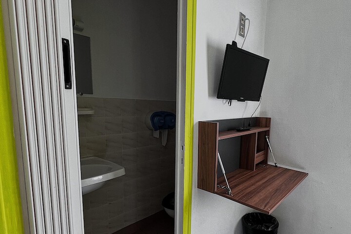 Room 25 of 57