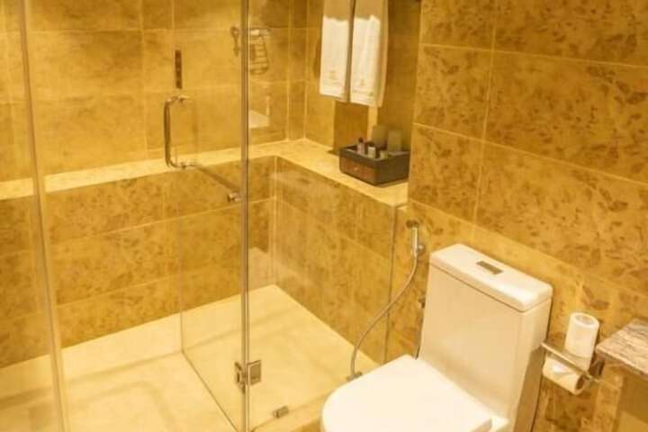 Room 5 of 20
