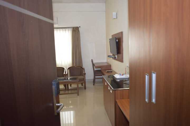 Room 13 of 35