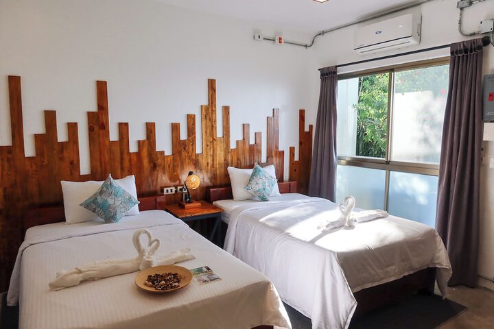 Room 14 of 240