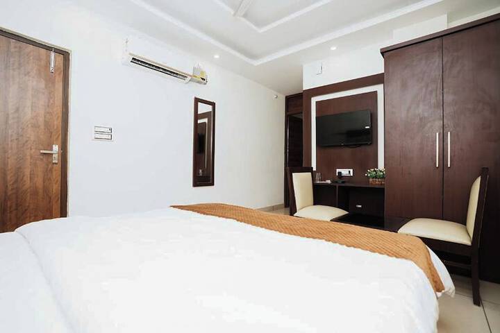 Room 19 of 53