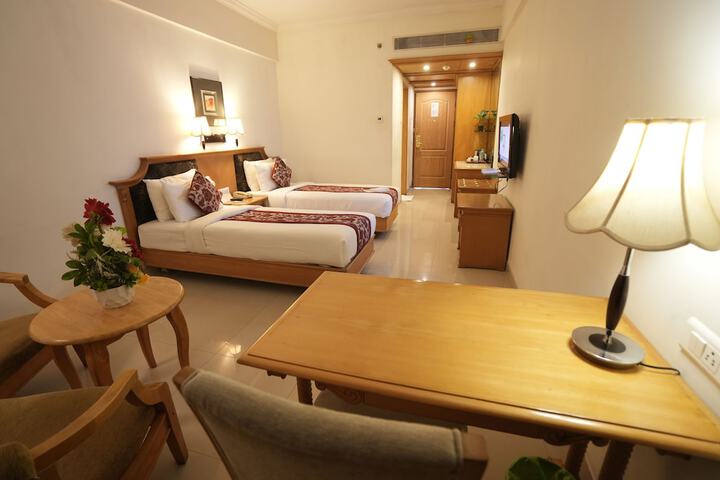 Room 6 of 43