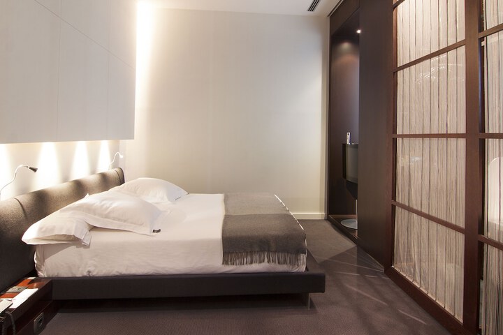 Room 10 of 61