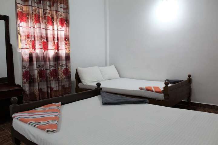 Room 5 of 32